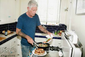 anthony-bourdain-1-2000x1333-cooking 3