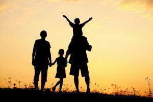 family-silhouette-happy-family 3